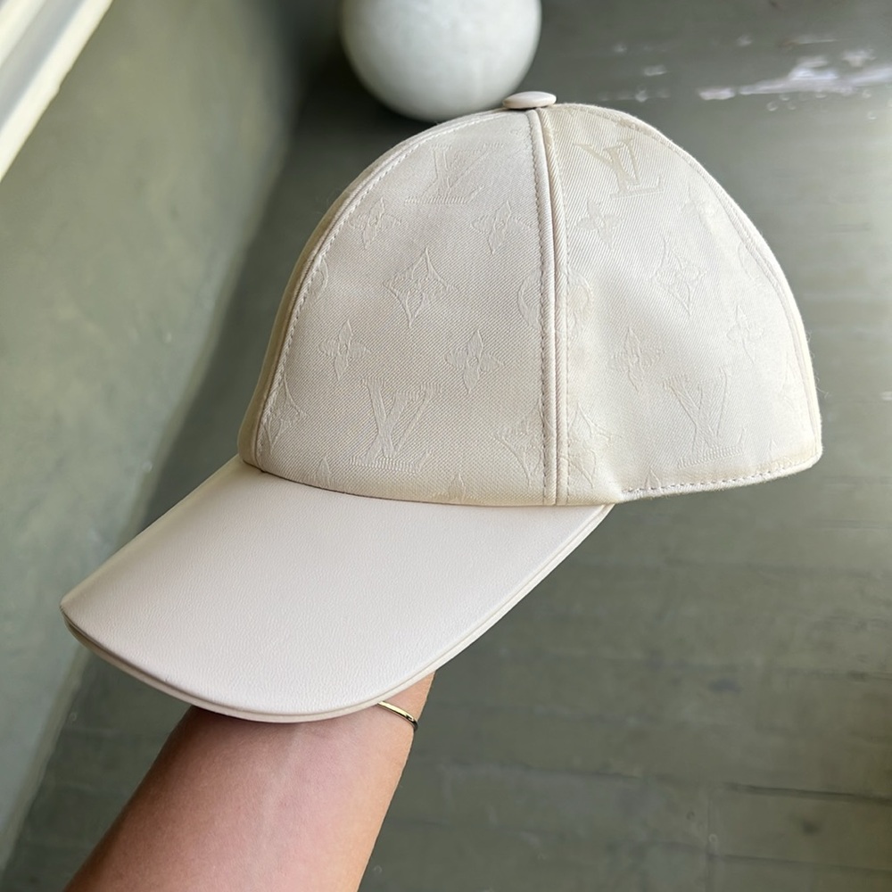 LOUIS VUITTON LV First Cap - Picture 9 of 13